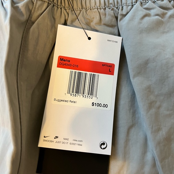 NWT Nike Windpants - Picture 3 of 3